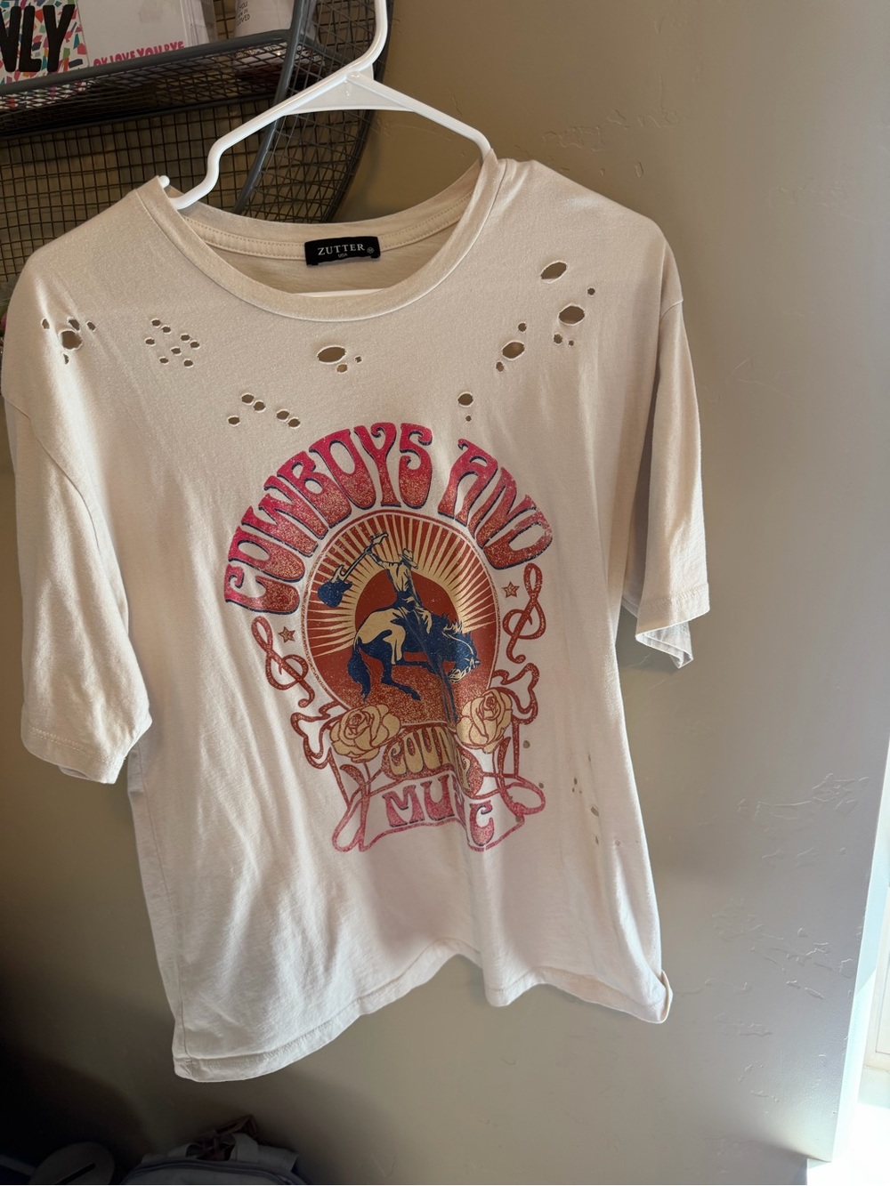 Zutter Distressed 'Cowboys and Country Music' Graphic Tee - Cream